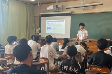 ３年選択生の課題研究発表会を実施