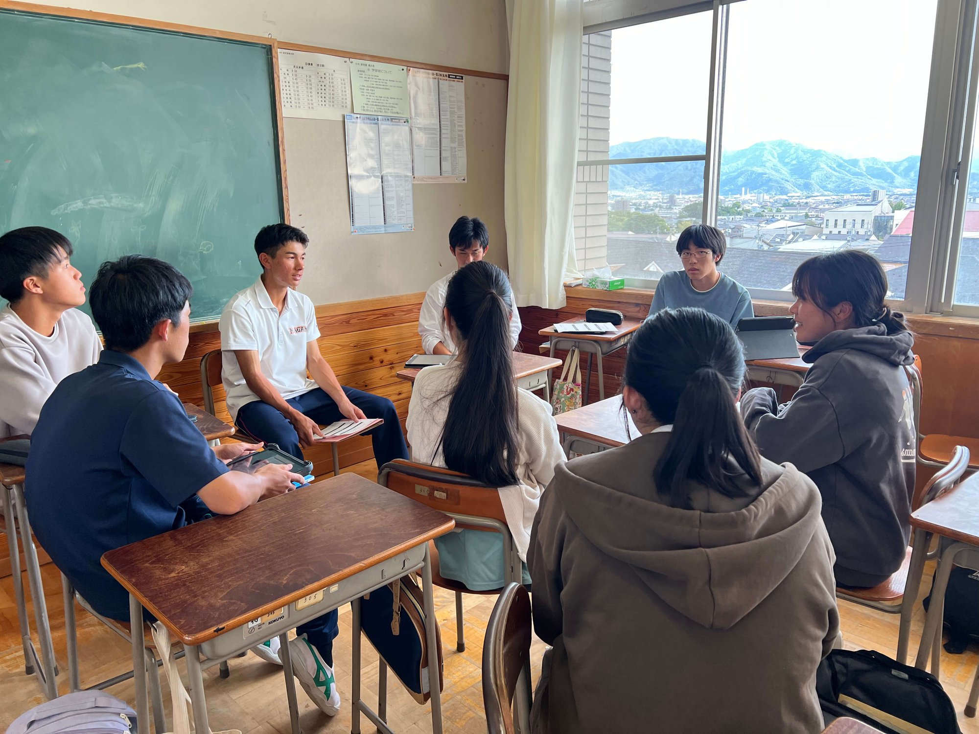 中間報告会の様子