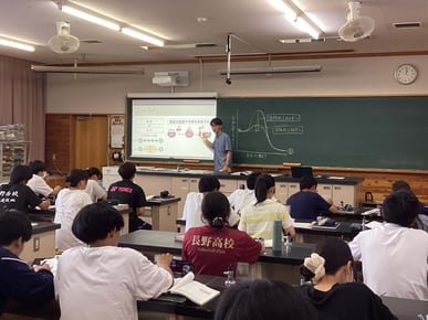 3年選択生の探究活動を紹介します①