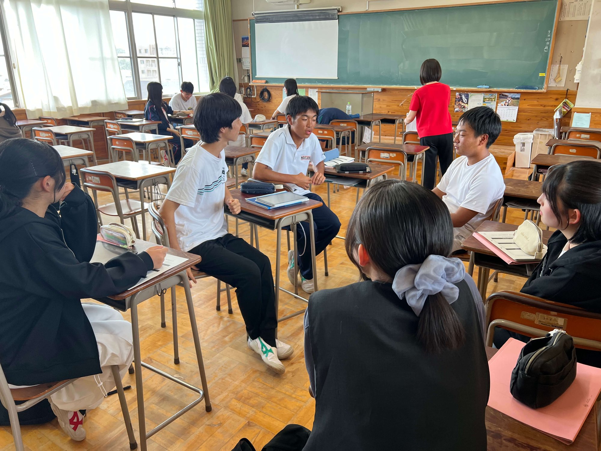 中間報告会の様子