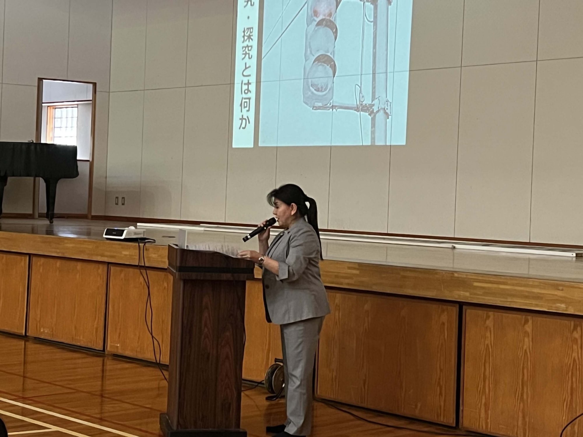 「課題研究デザイン」講演の様子