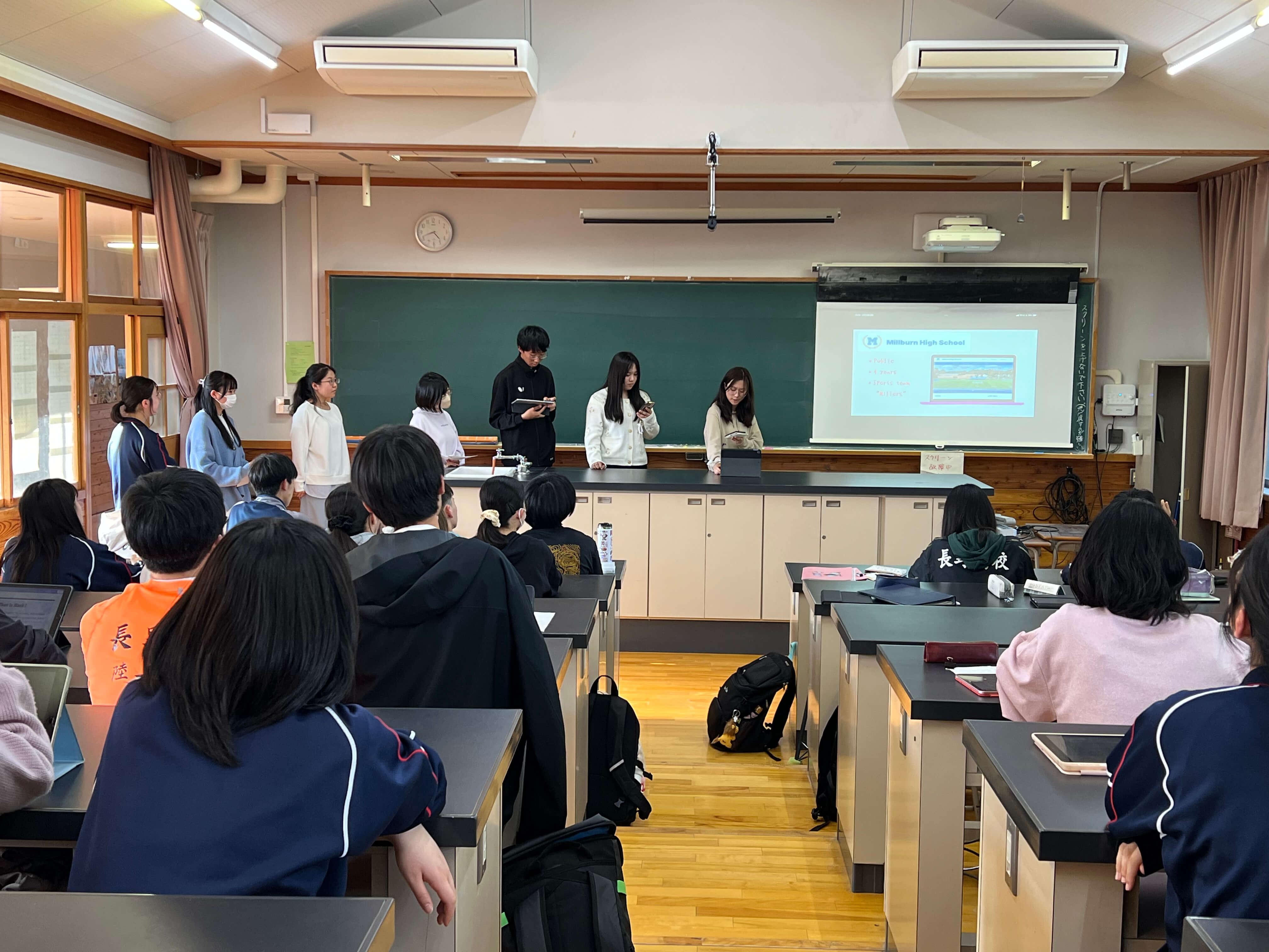 海外研修報告会準備の様子